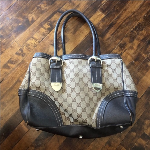 Gucci Handbags - Gucci Classic Monogram Logo Shoulder Bag